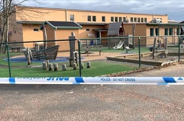 Sekolah Anak-anak Muslim Swedia Dibakar Orang Bertopeng