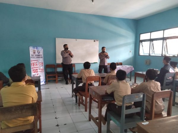 PRESTASI YES, NARKOBA NO!