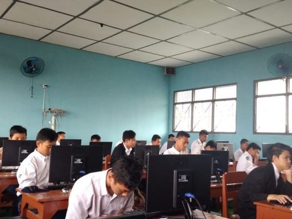PROGRAM PAPERLESS CLASS KUATKAN LITERASI SISWA