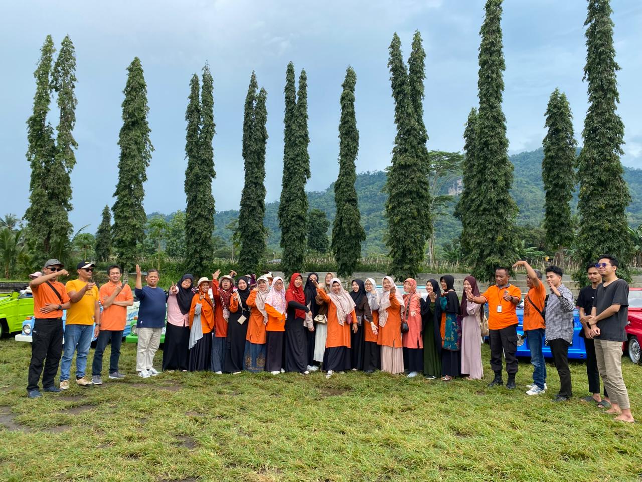 SMP IT Darul Fikri Bawen Perkuat Ukhuwah melalui Family Gathering Inspiratif SMP IT Darul Fikri Bawen Perkuat Ukhuwah melalui Family Gathering Inspiratif
