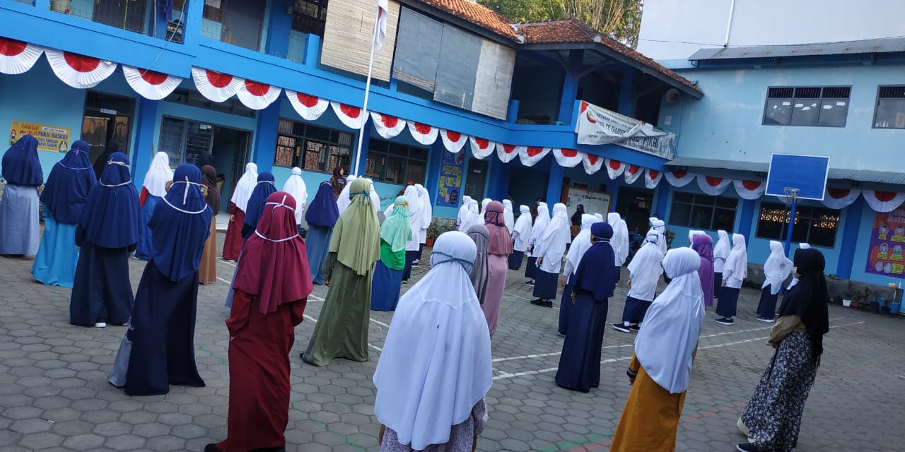 KELOMPOK ILMIAH SANTRI