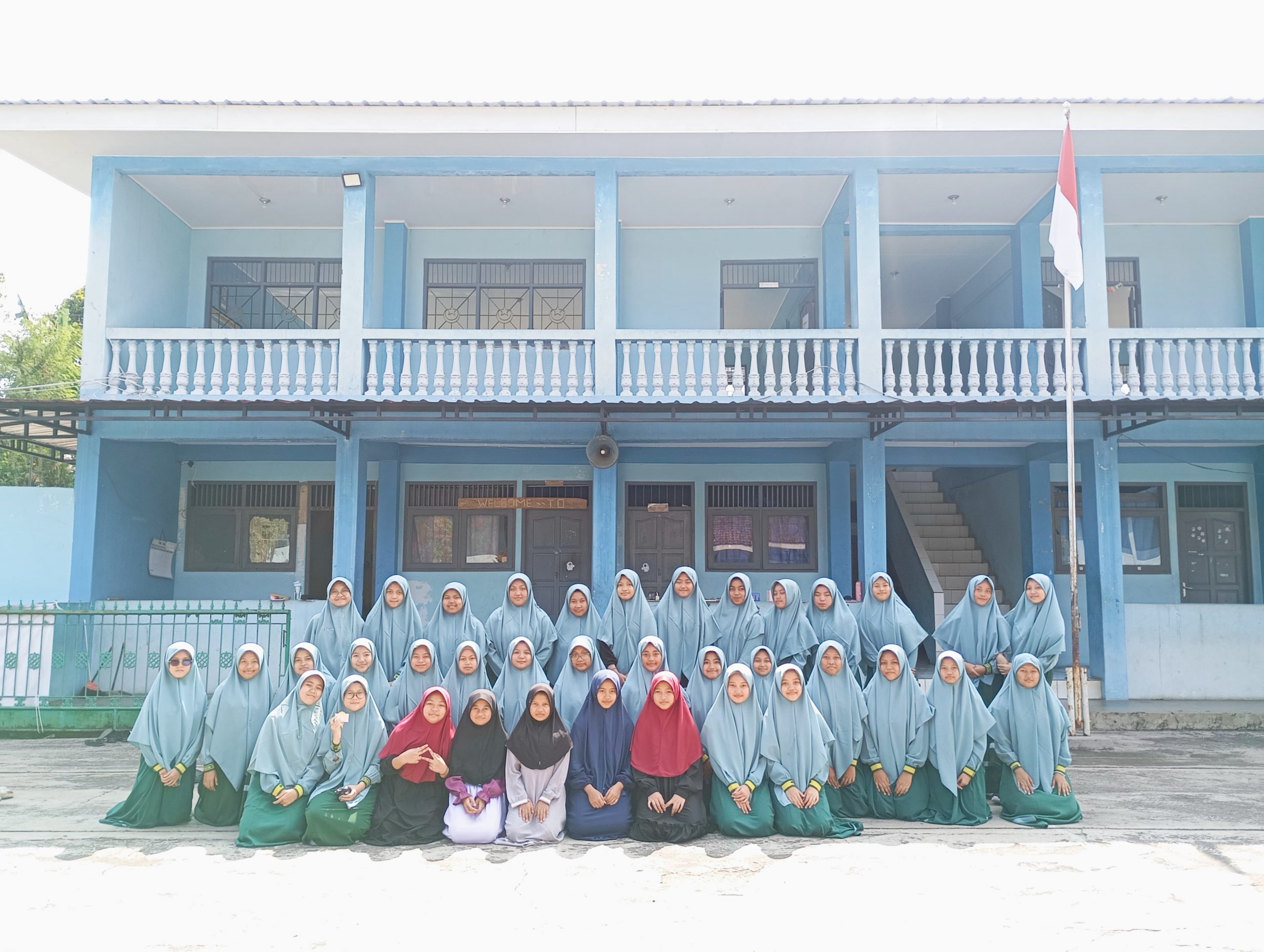 MPLS di SMP IT Darul Fikri Bawen: Tanamkan Jiwa Pemimpin dan Wirausaha Sejak Dini MPLS di SMP IT Darul Fikri Bawen: Tanamkan Jiwa Pemimpin dan Wirausaha Sejak Dini