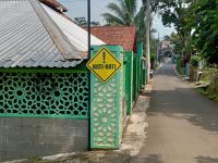 Pasang Rambu Jalan, Darul Fikri Bawen Pastikan Siswa Pulang-Pergi Sekolah Aman