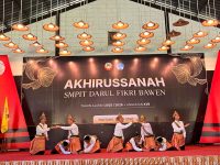 HENTAKKAN 1000 TANGAN, GETARKAN HATI 1000 SAKSI: Tari Saman Kelas 9 SMP IT Darul Fikri Bawen Curi Panggung Akhirussanah 2026