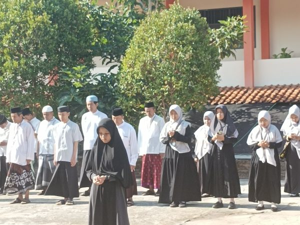 Hari Santri Nasional 2026 “Menyambung Juang, Merengkuh Masa Depan”